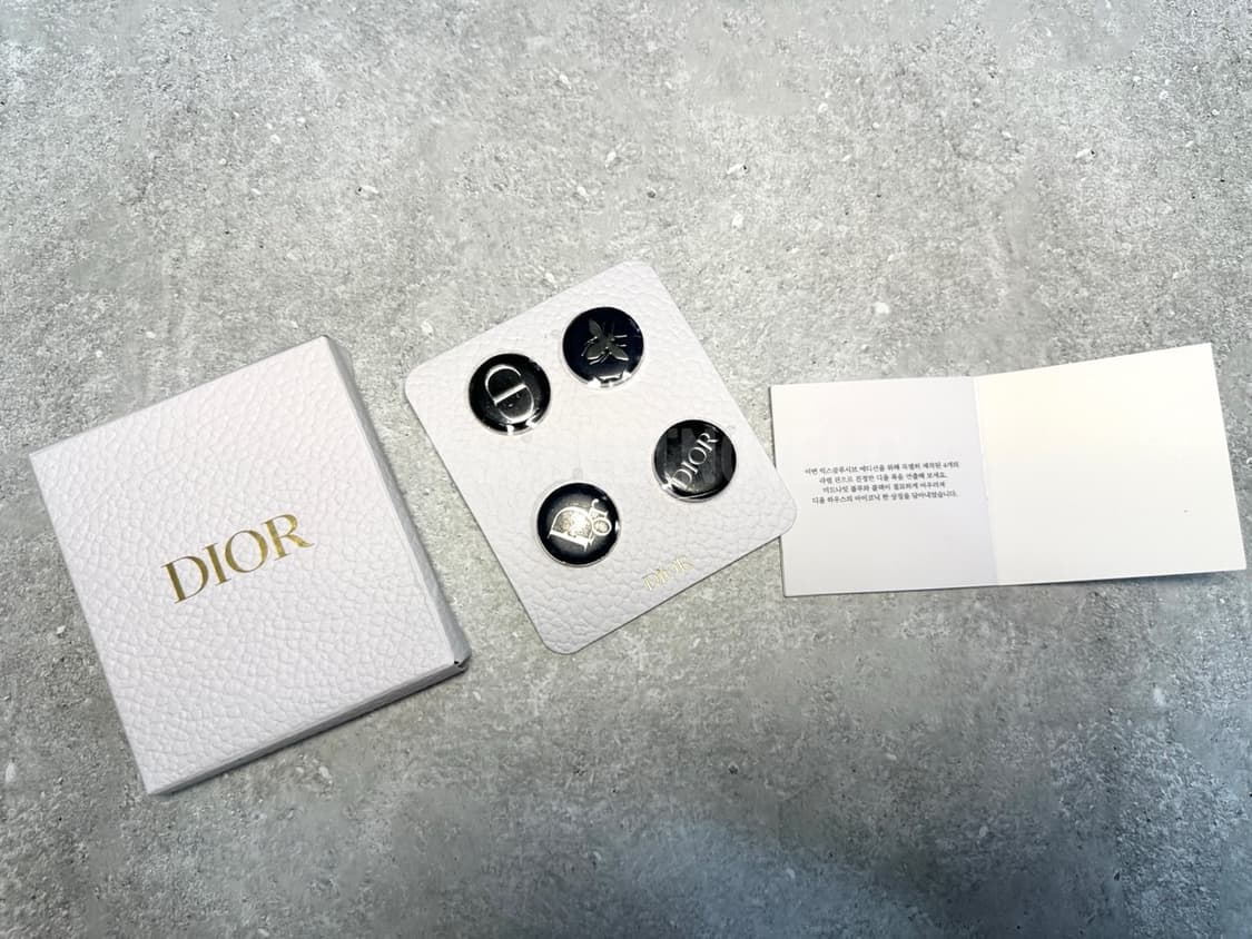 디올뷰티 익스크루시브 핀뱃지 남성 정장 브로치 상품이미지3