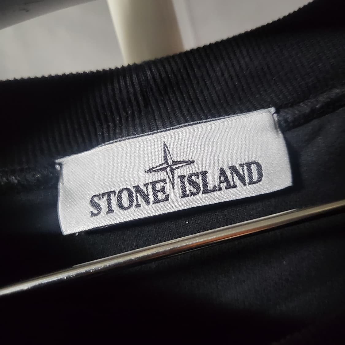 [백화점판]22FW 스톤아일랜드 맨투맨 M 블랙 상품이미지4