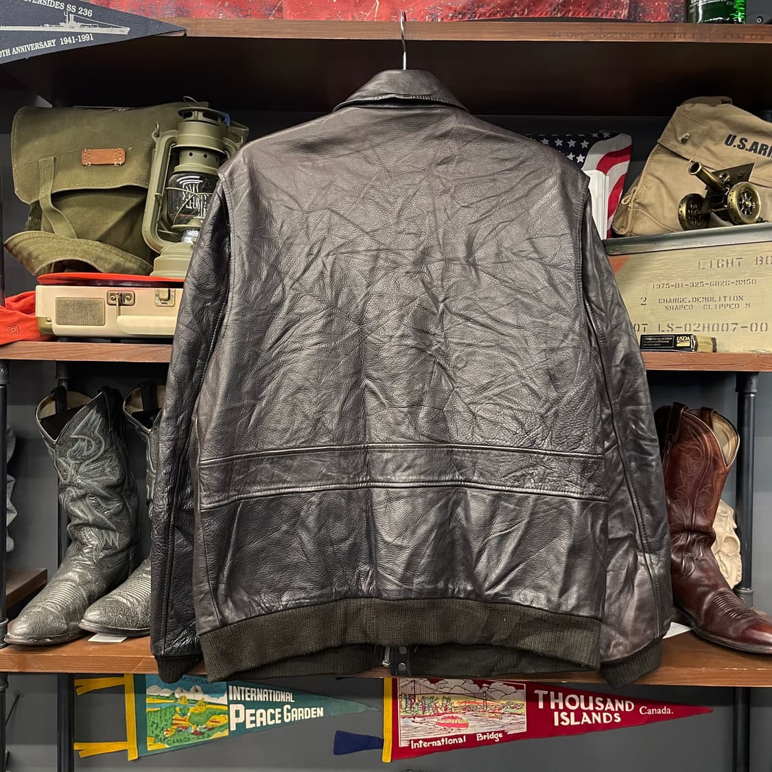 라코스테 A-2 플라이트 송아지 가죽 자켓 상품이미지2