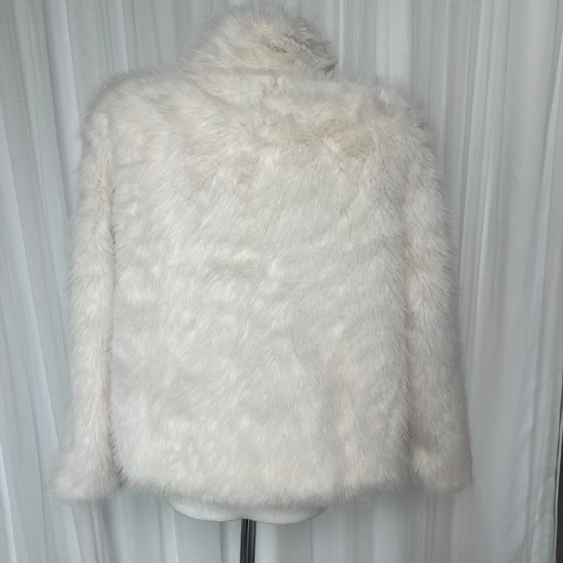 [새상품]금장더블 버튼 아이보리 퍼 자켓 상품이미지10