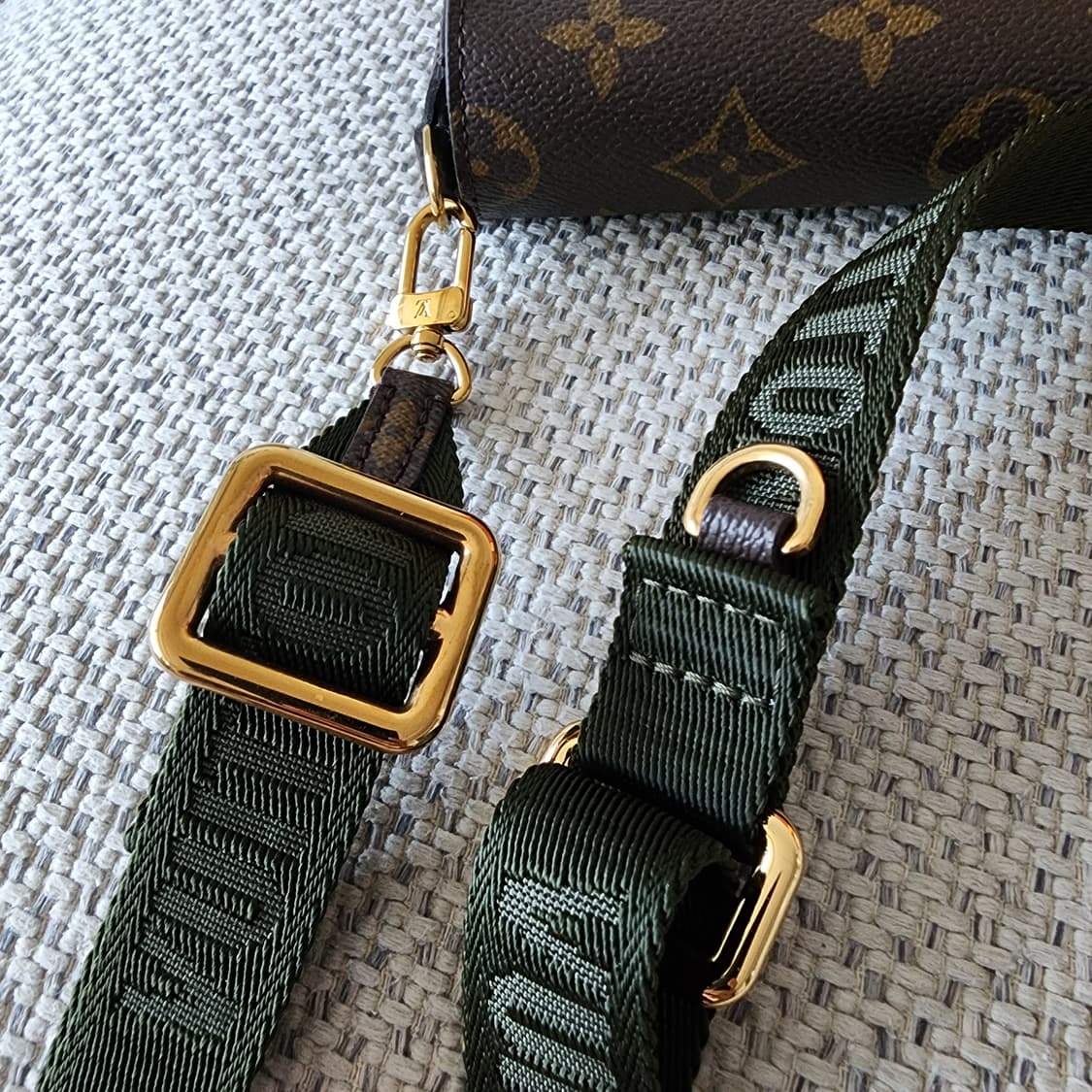 초민트급 루이비통 펠리시 스트랩 앤 고 모노그램 크로스백 카키 그린 상품이미지3