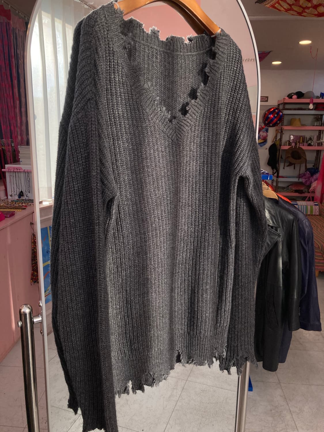 그런지 그레이 브이넥 니트 상품이미지3