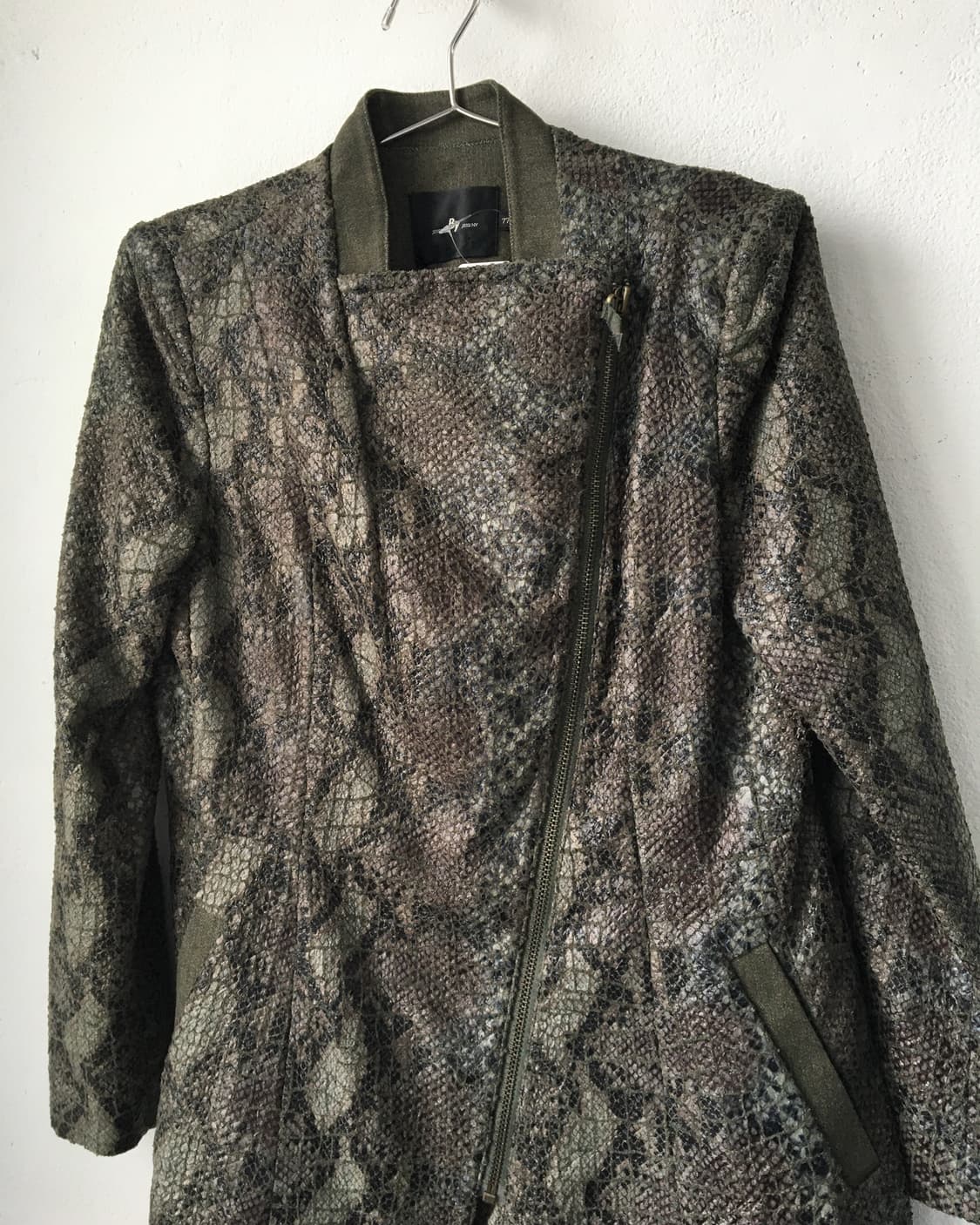 Python pattern jacket 상품이미지5