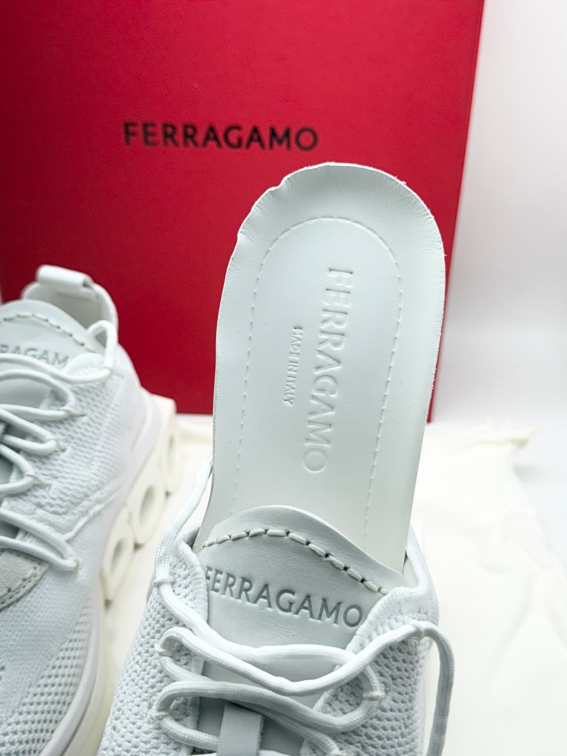 정품)페라가모스나커즈260 상품이미지8