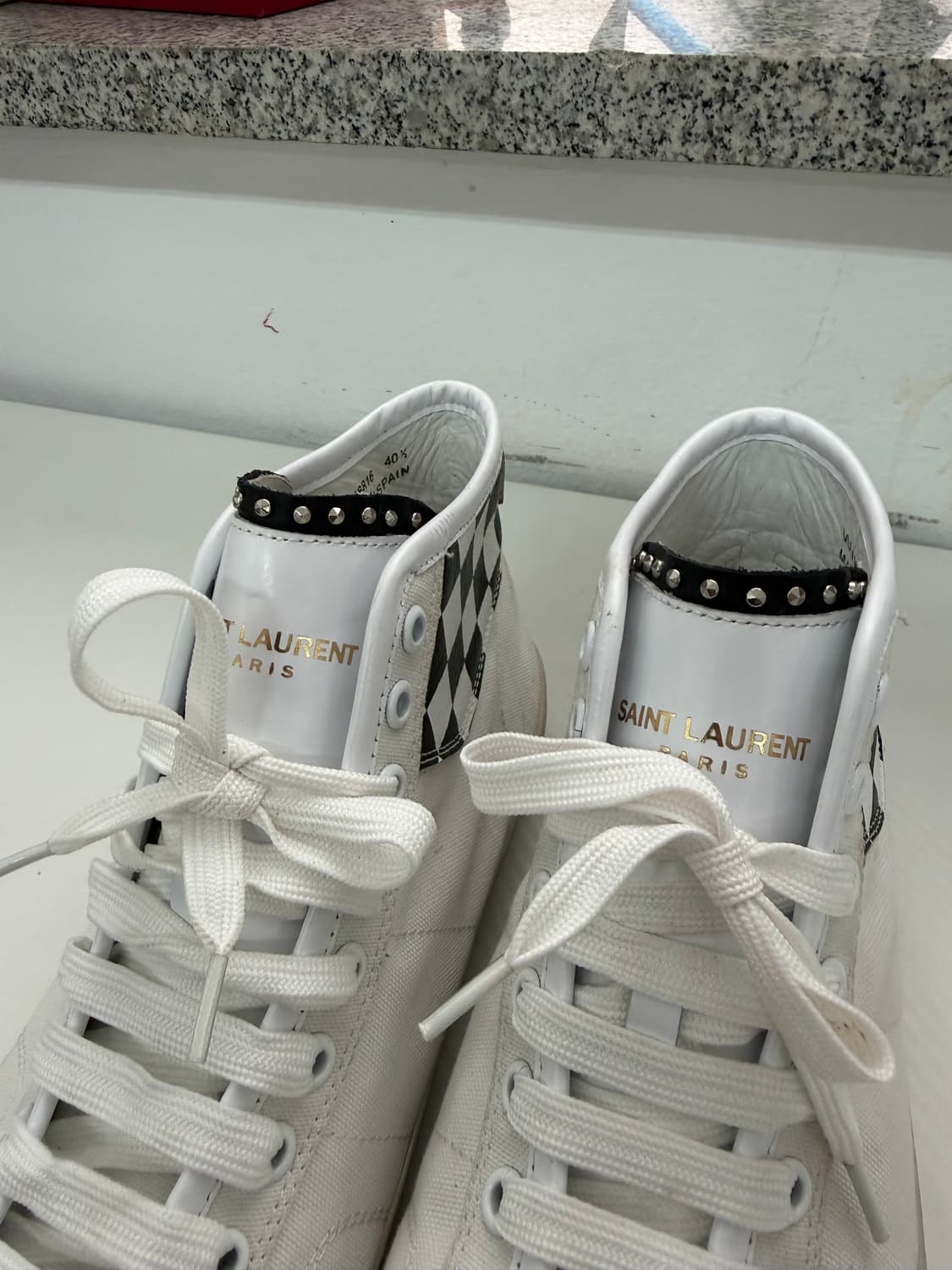 새제품) 생로랑 정품 체크보드 하이탑 스니커즈 40.5 상품이미지4