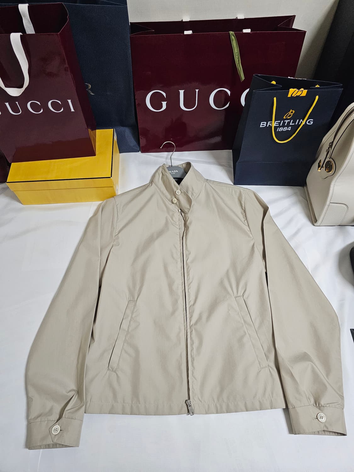 (새상품)프라다 블루종봄버자켓 팝니다 상품이미지1