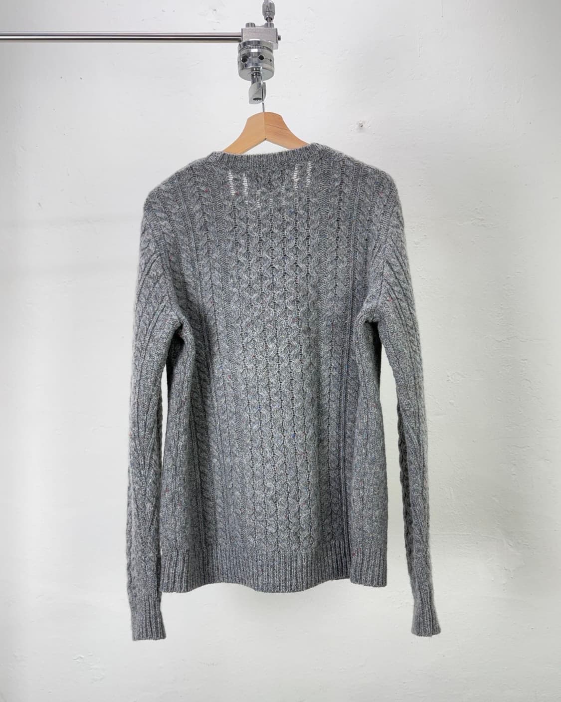 빔즈 그레이 부클레 케이블 크루넥 니트 스웨터 상품이미지6