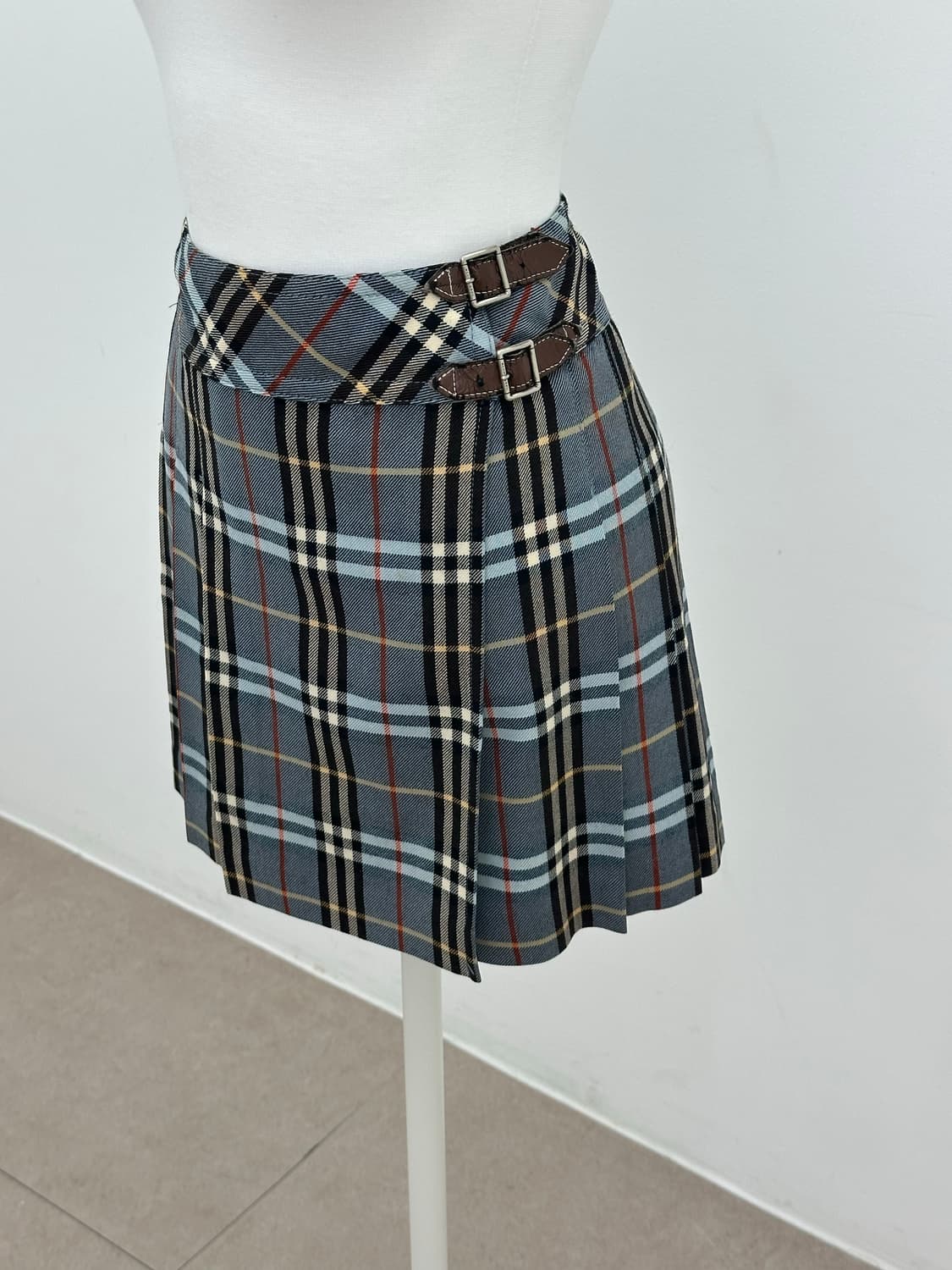 버버리 블루라벨 플리츠 랩스커트 36 상품이미지3