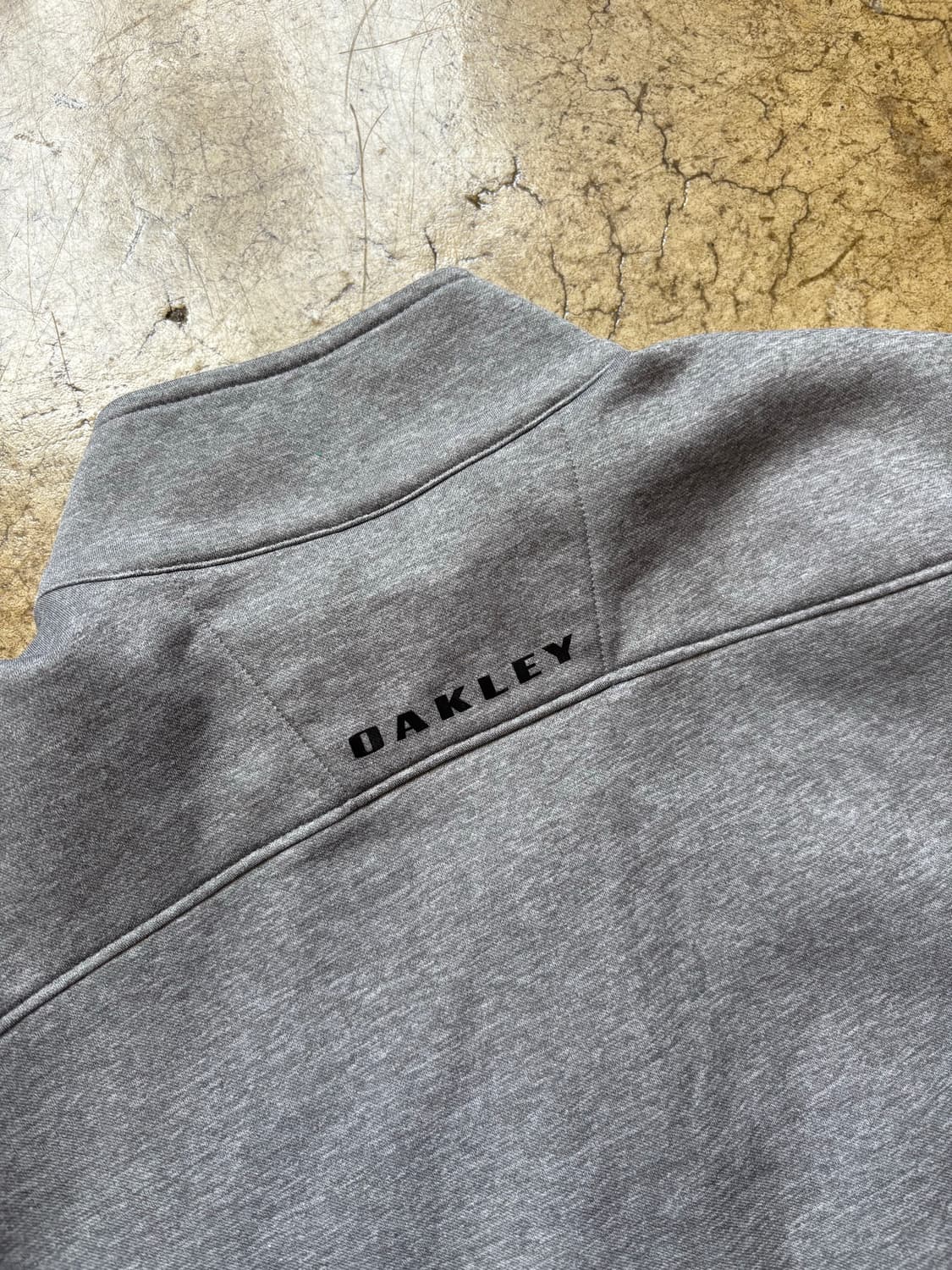 오클리 그레이 하프 집업 상품이미지6
