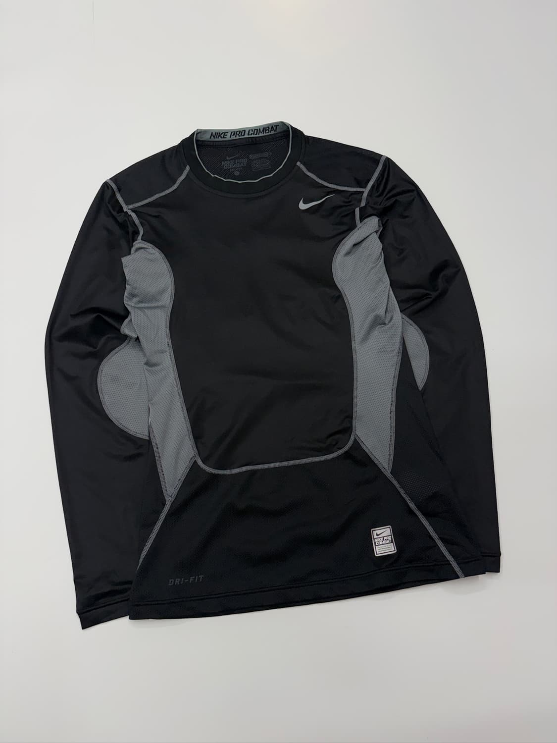 Nike 나이키 프로 컴뱃 드라이핏 긴팔 티셔츠 상품이미지1