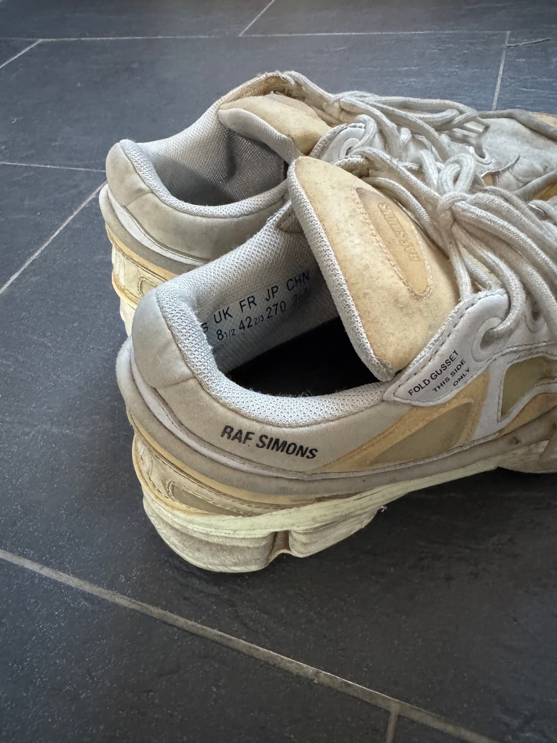 Raf Simons 라프 시몬스 아디다스 오즈위고 버니크림 270 상품이미지3