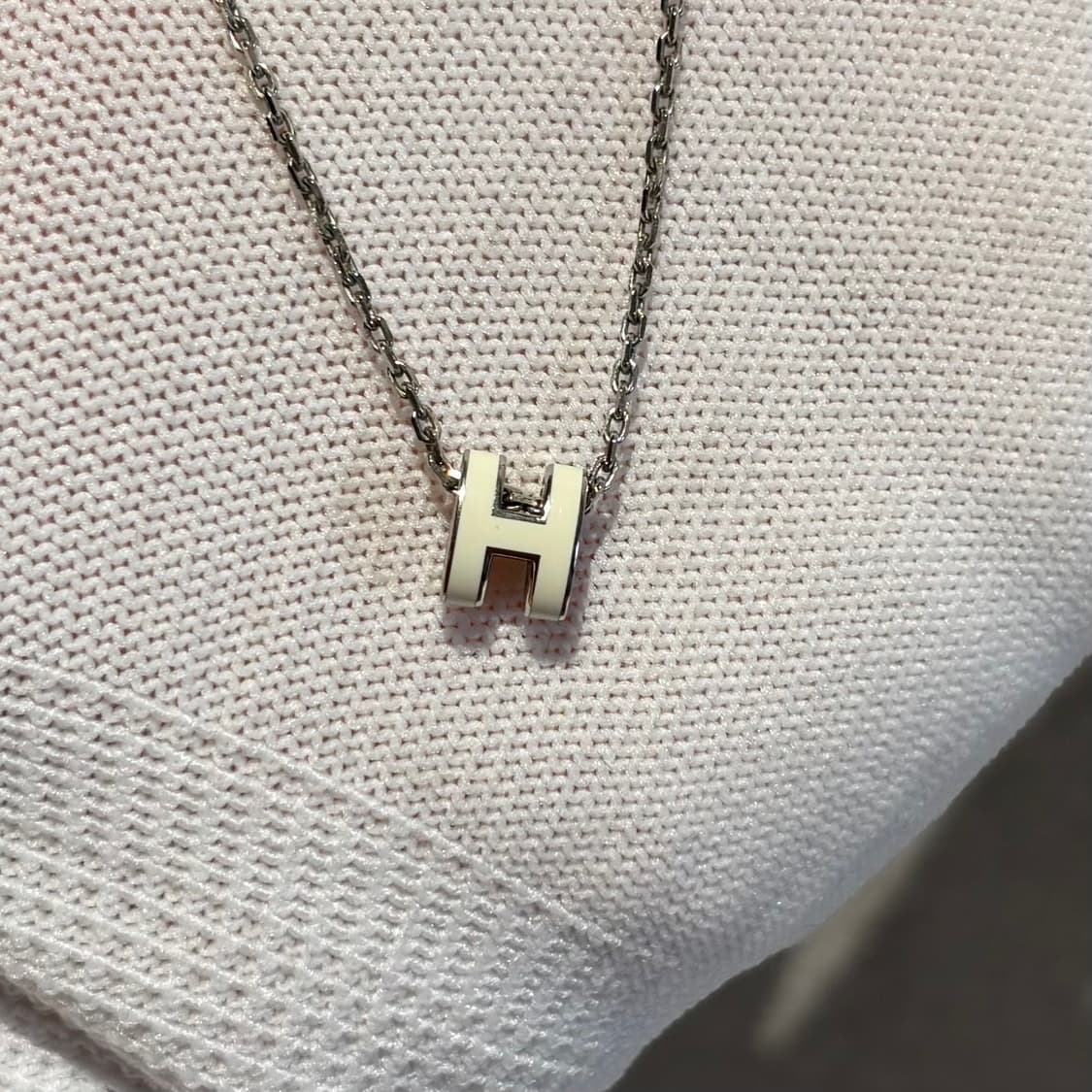 A+ L사이즈 에르메스 팝아슈 목걸이 화이트&실버 (박스/더스트) 상품이미지3