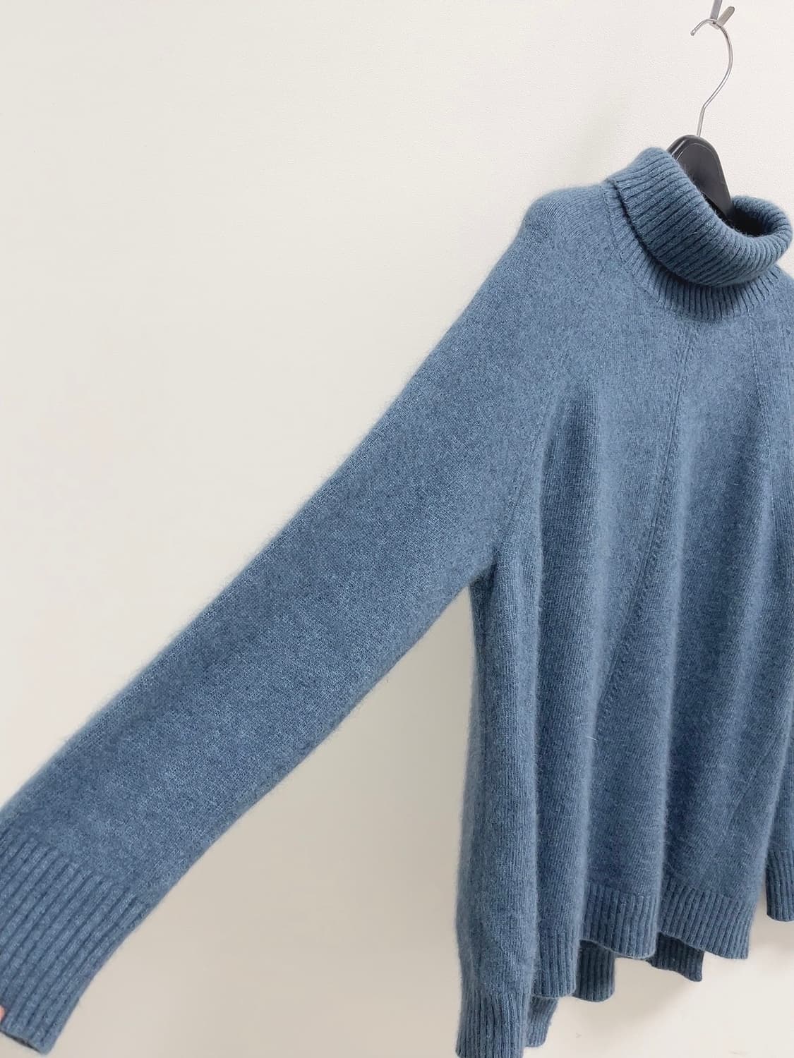 멜리사 라쿤 혼방 터틀넥 니트 상품이미지3