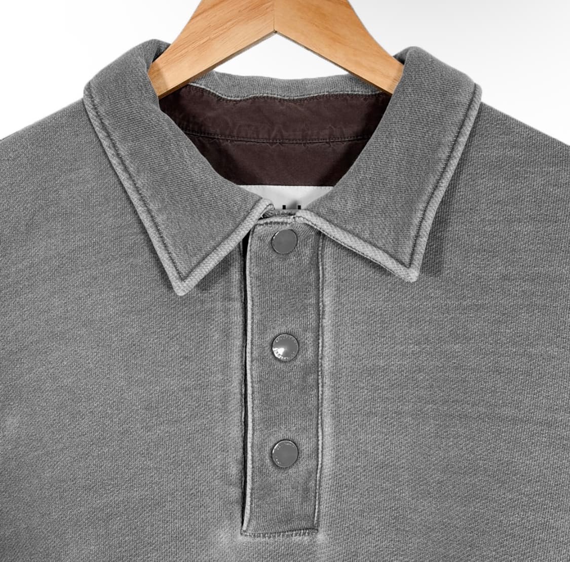 [52] 솔리드옴므 남성 가먼트다잉 워싱 카라 맨투맨 티셔츠 차콜 그레이 상품이미지3