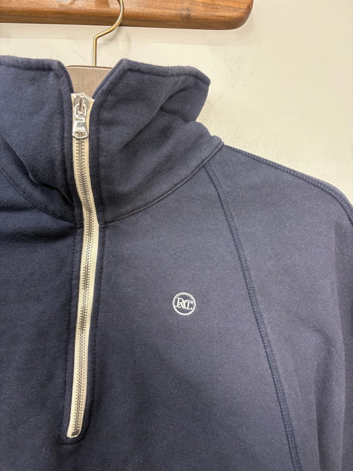 렉토 시그니처 로고 하프집업 네이비 맨투맨 A3322 상품이미지3