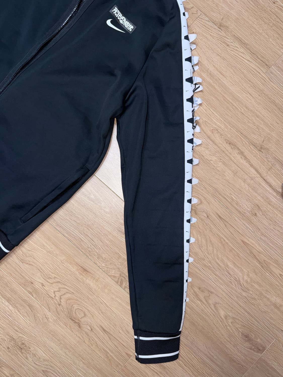 나이키 아크로님 트랙탑 상품이미지6