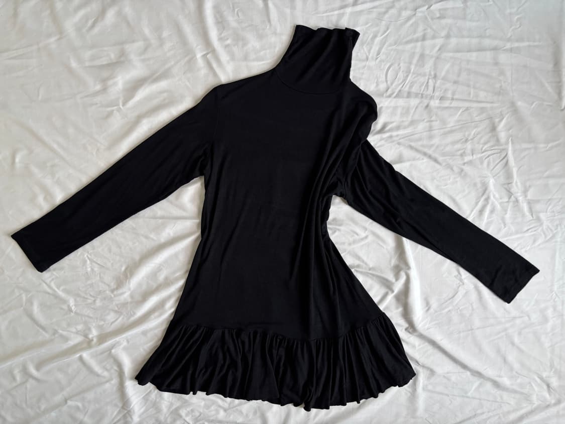Black half neck long sleeve top 상품이미지1
