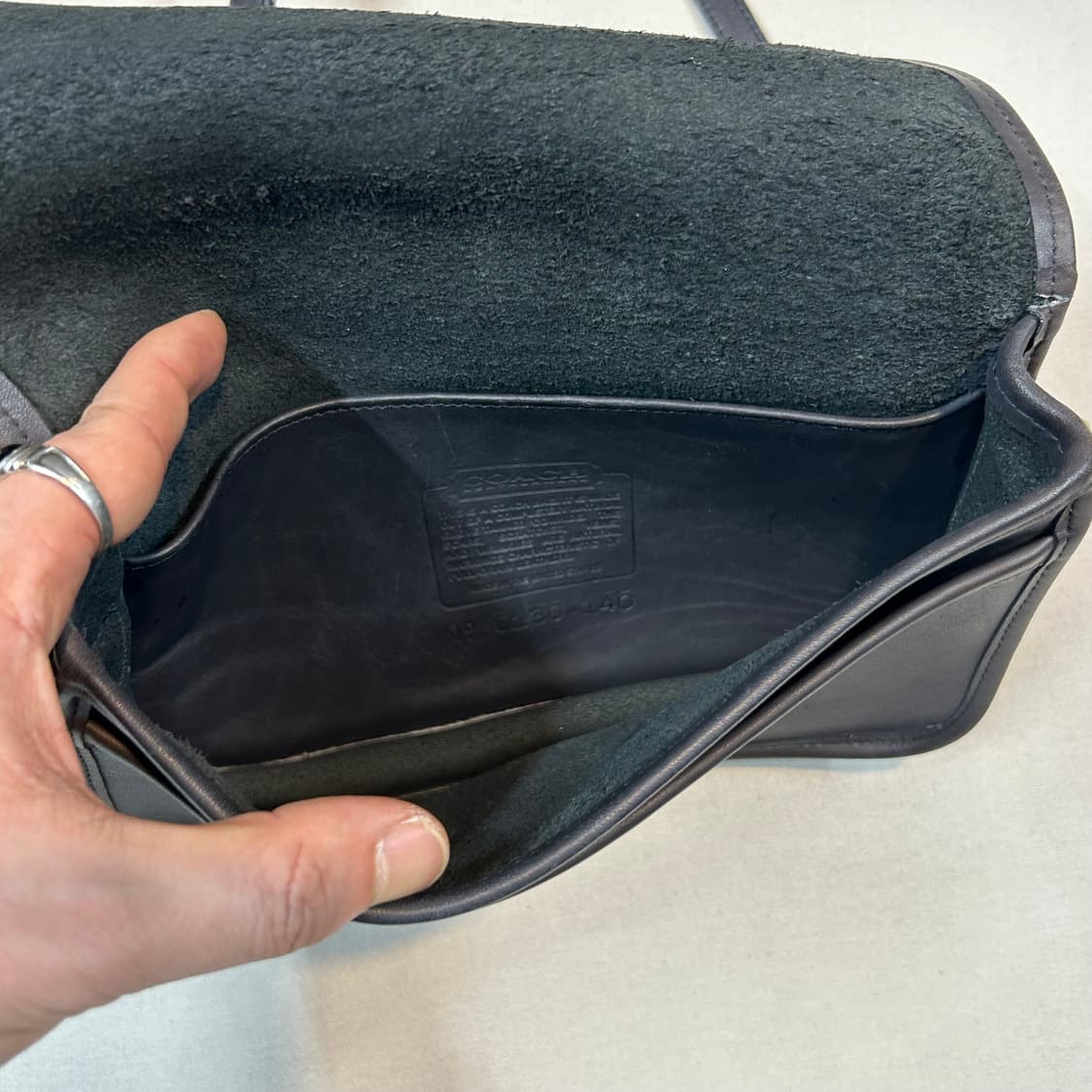 코치 올드코치 다크브라운 글러브 레더 숄더백 상품이미지5