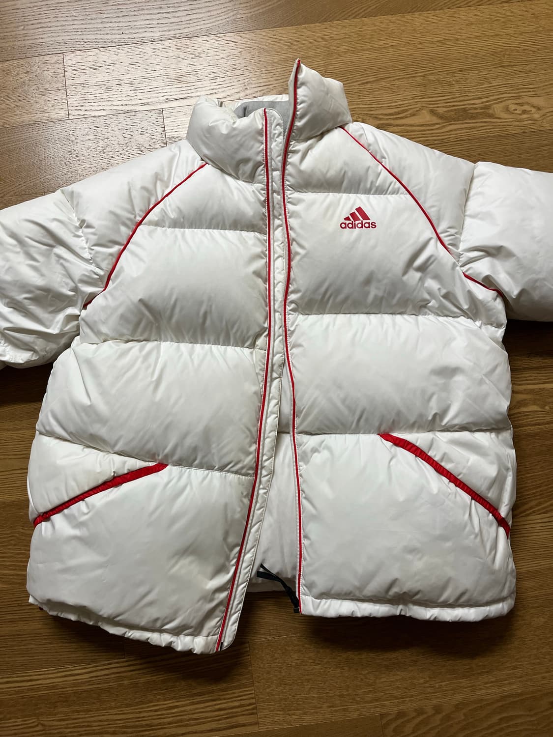 아디다스 슈퍼 퍼피 패딩 상품이미지1