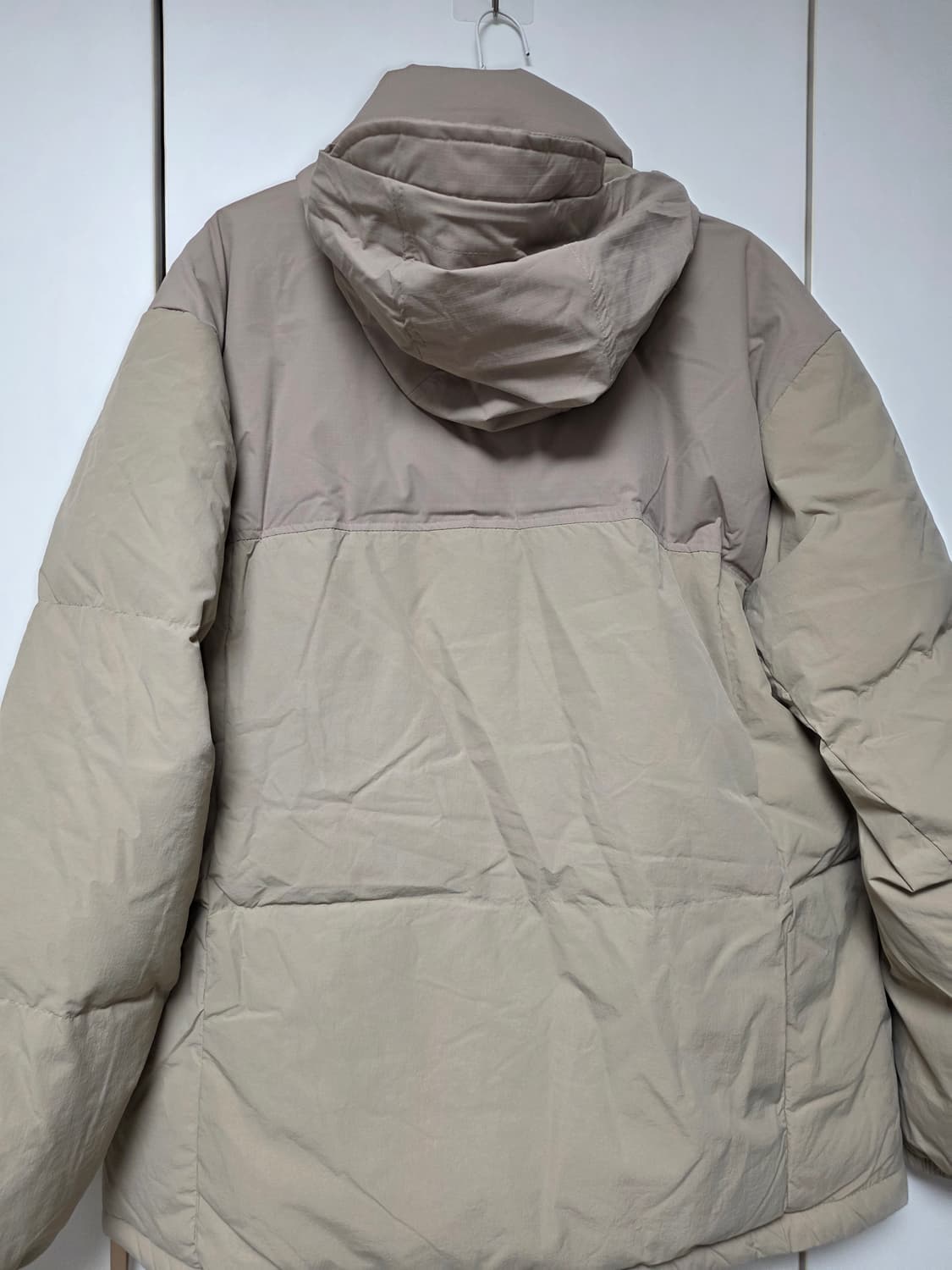 뉴발란스 베이지 경량패딩 점퍼 상품이미지4