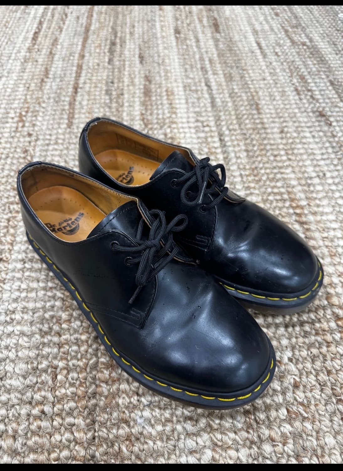 닥터마틴 3홀 판매합니다 상품이미지1