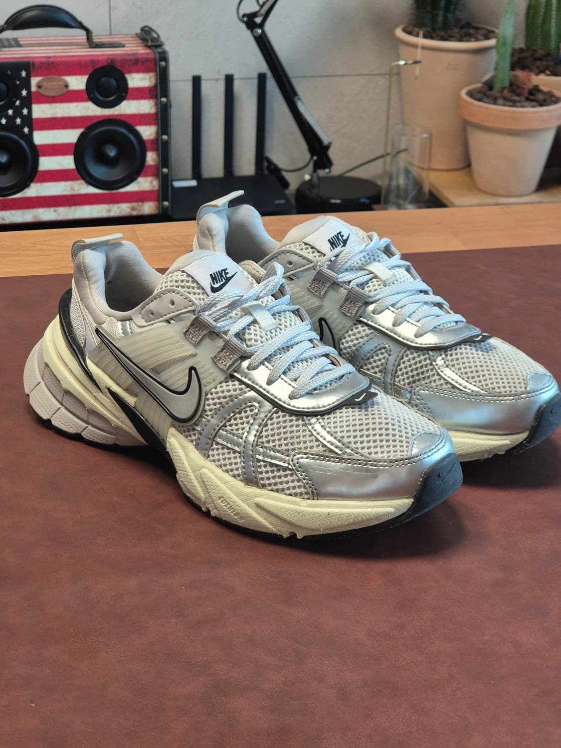 실착용2회 235 (6.5us) 정품 나이키V2K런 서밋 런닝화  상품이미지4