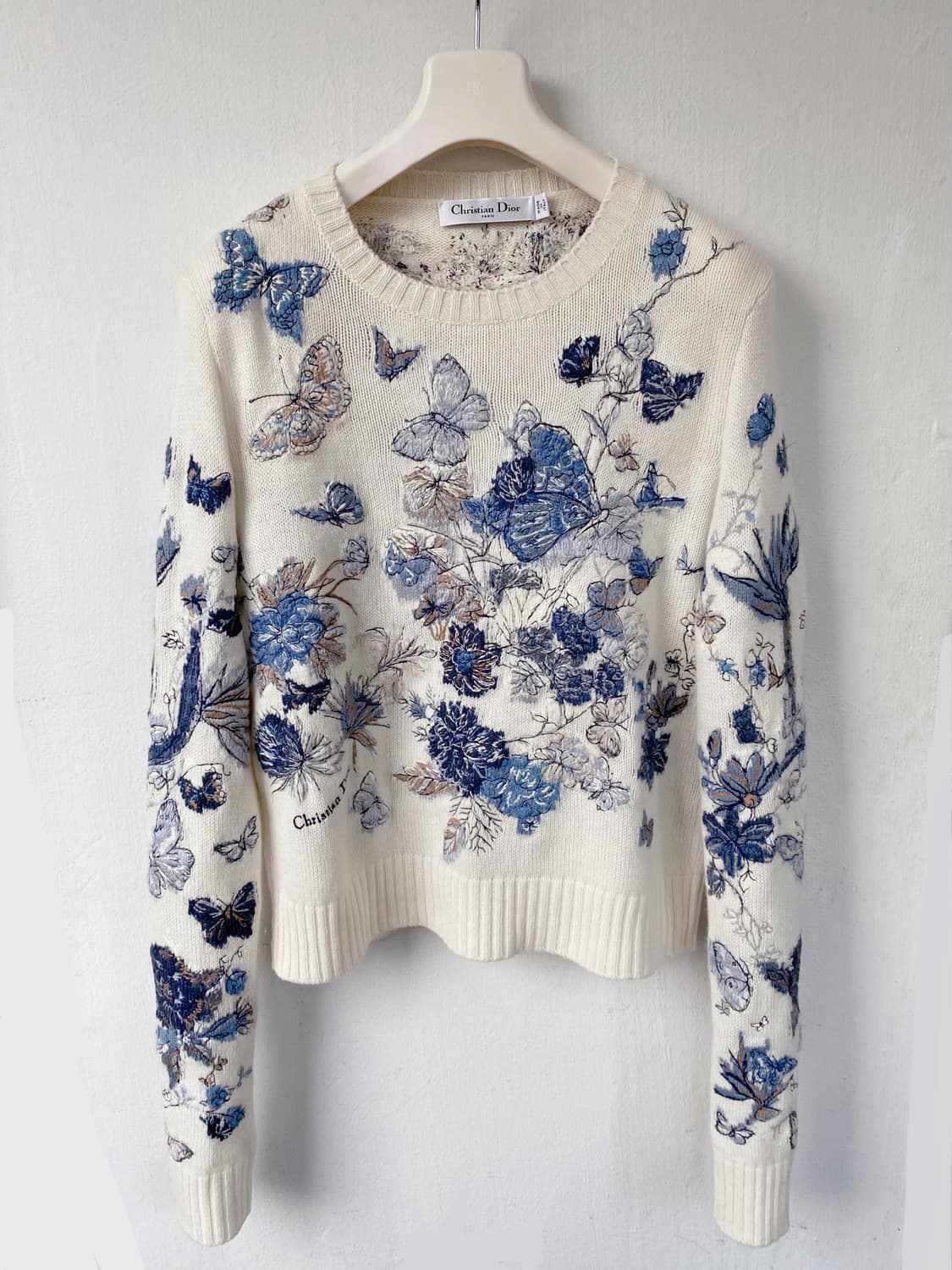 디올(Dior)의 나비 자수 니트 상품이미지2