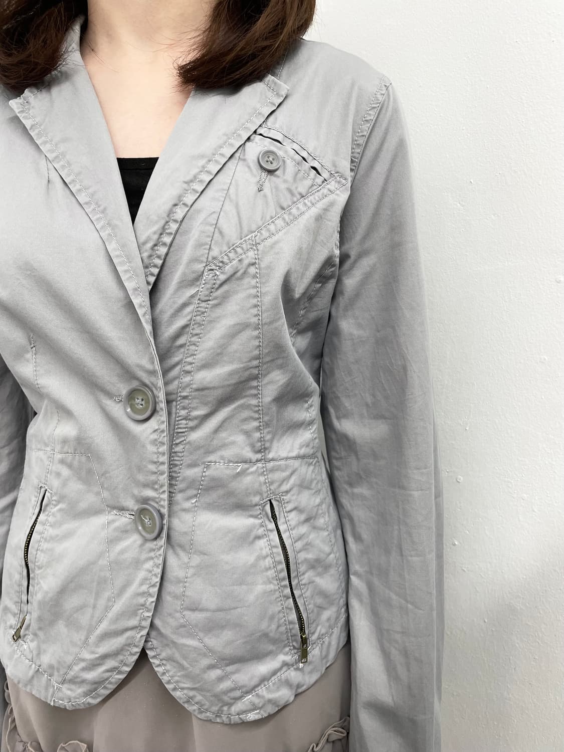 그레이 절개 버튼 자켓 상품이미지2