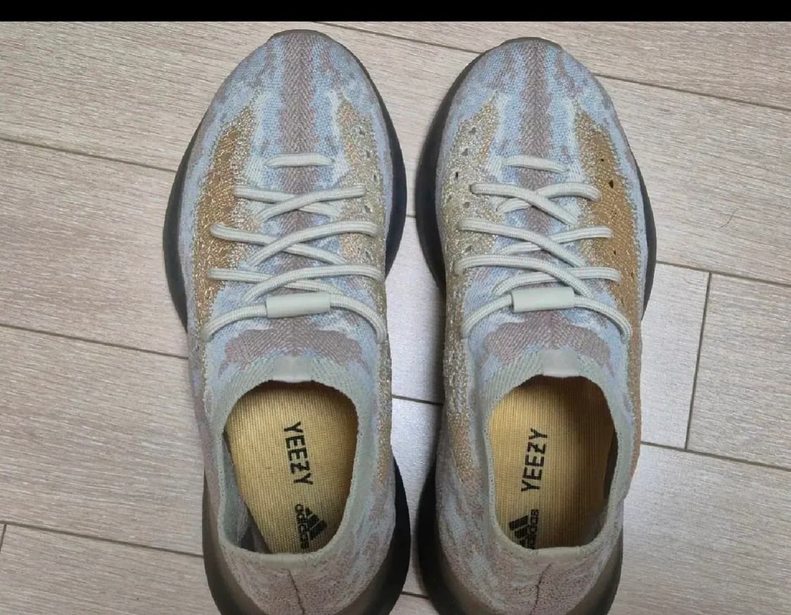 YEEZY 380 260MM 판매합니다. 상품이미지2