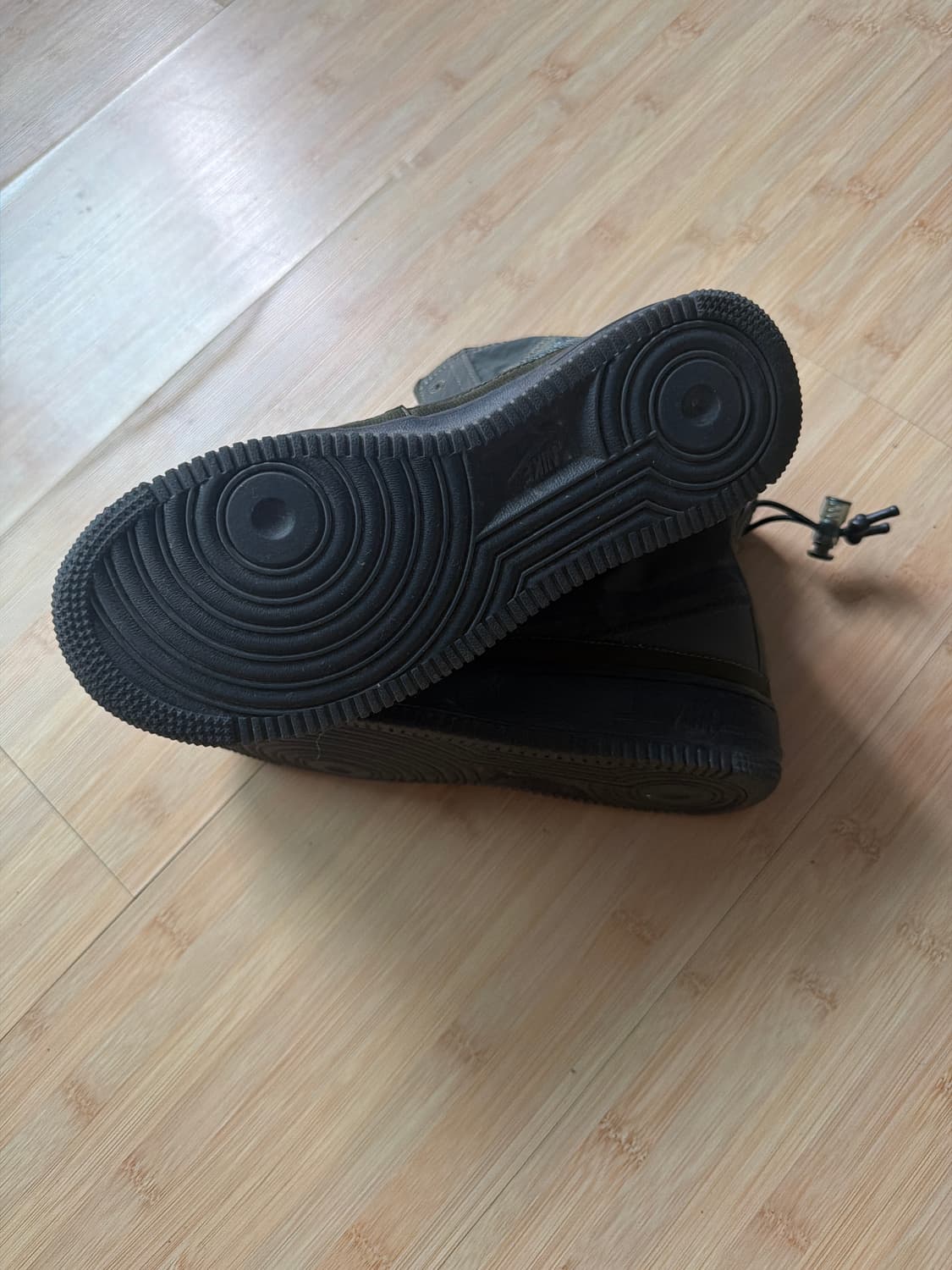 나이키 에어포스 1하이 쉘 카고 카키 여성 상품이미지3