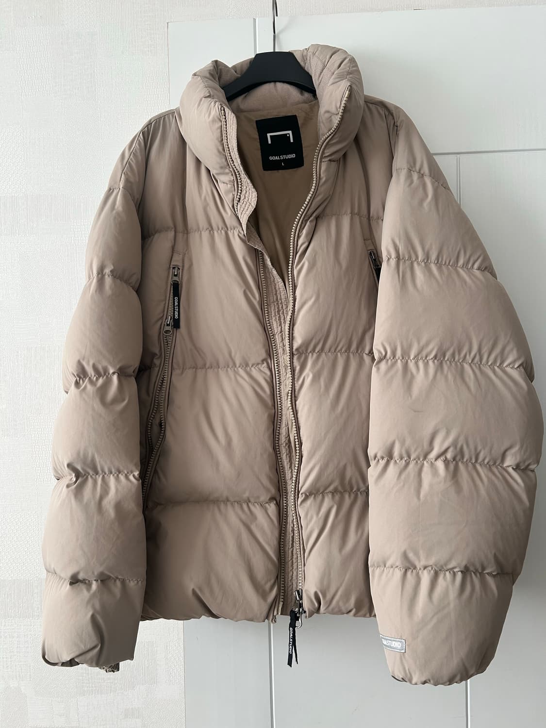 골스튜디오 베이지 패딩 L 상품이미지1