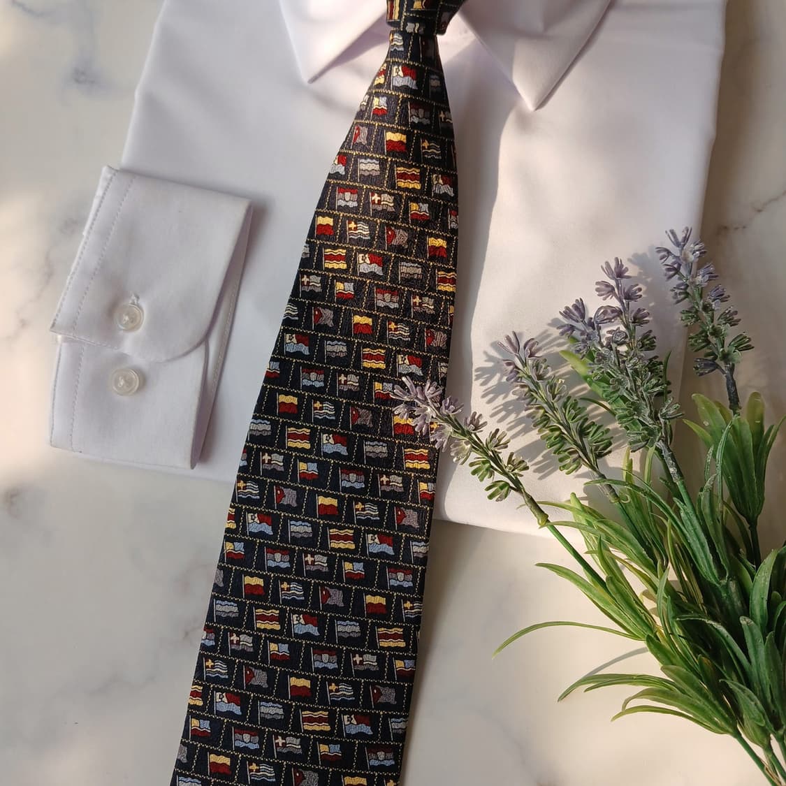 발망 실크 네이비 국기 패턴 넥타이 9.6cm A+등급 A19621
 상품이미지7