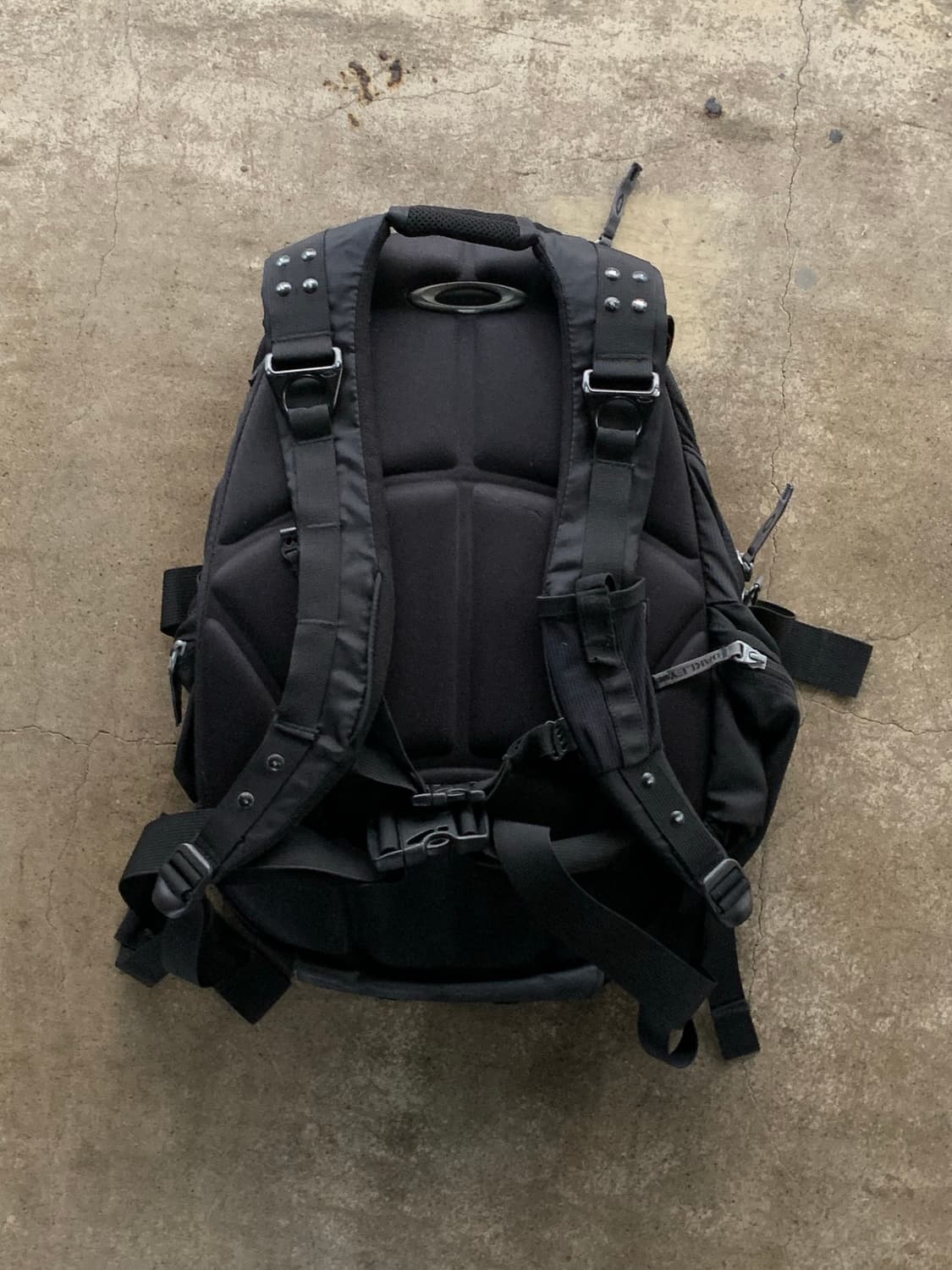 00s 오클리 아이콘 3.0 백팩 블랙 상품이미지2