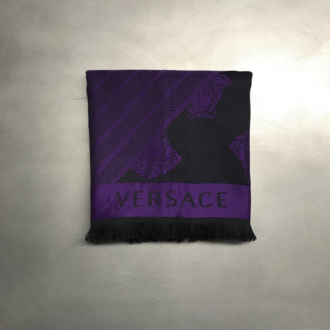 베르사체 메두사 머플러 퍼플 상품이미지2