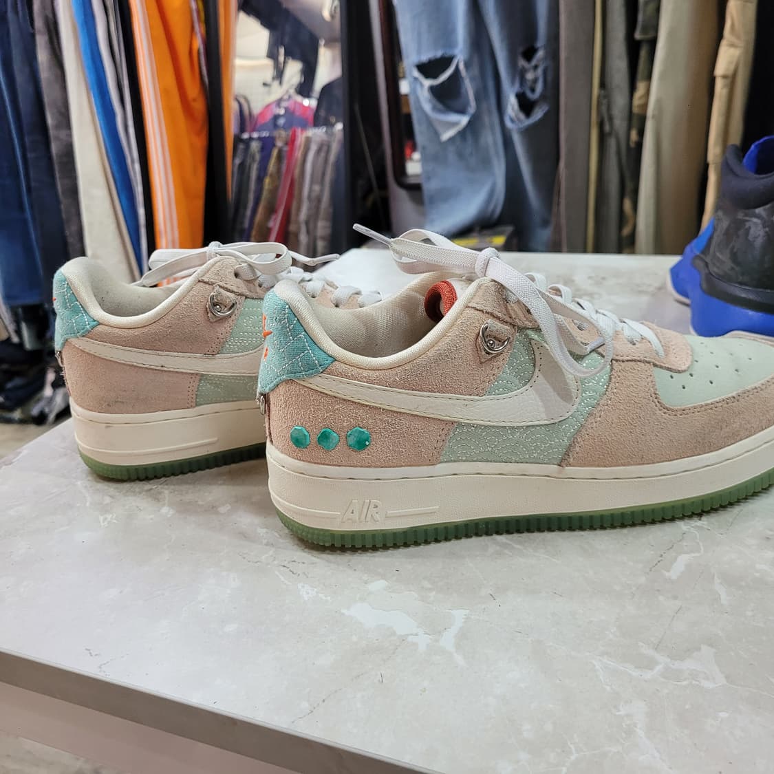 Nike 에어포스1 '07 LX 쉐이플리스 폼리스 리미티드리스 상품이미지4