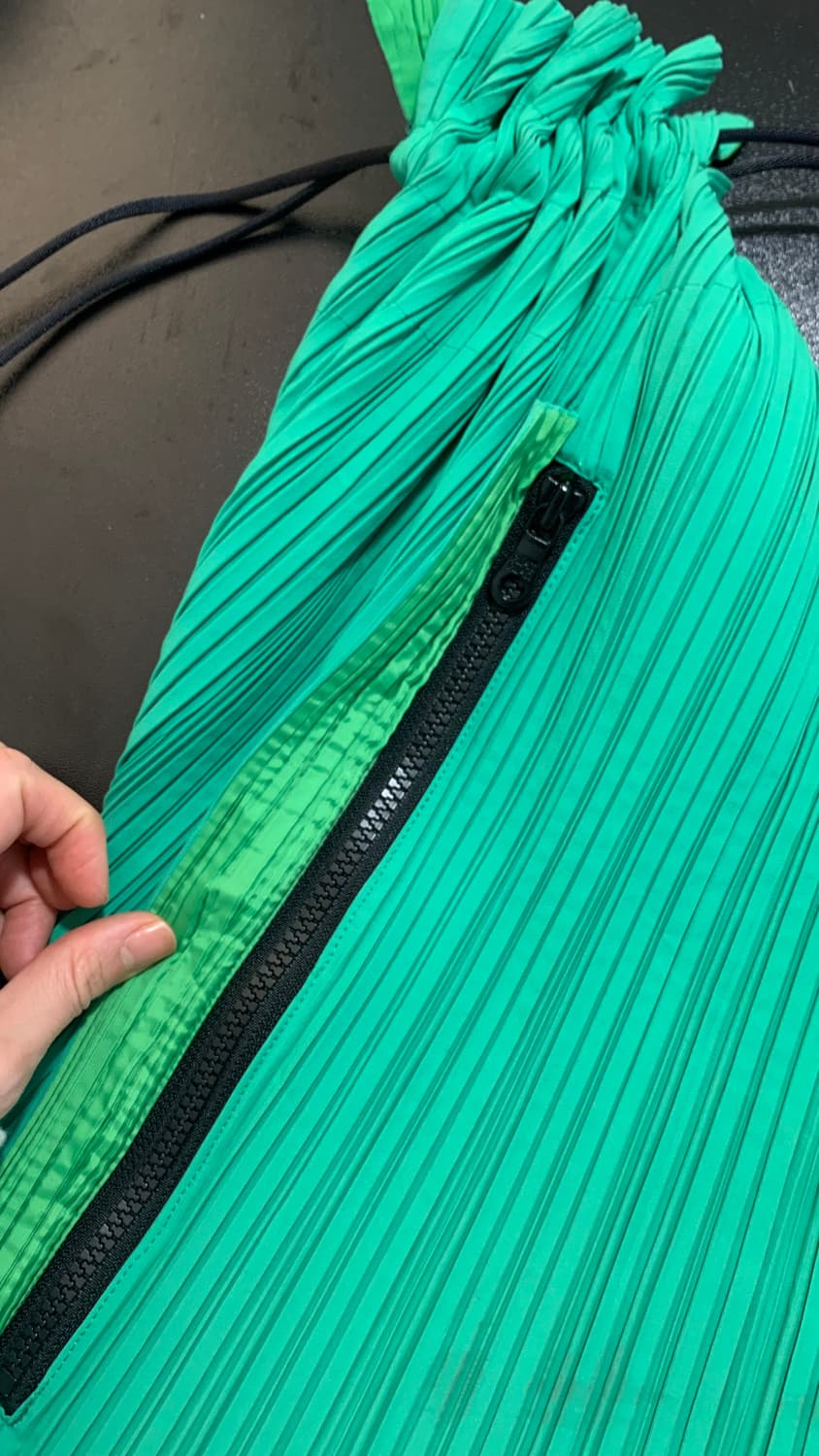 플리츠플리즈 드로스트링백 상품이미지5