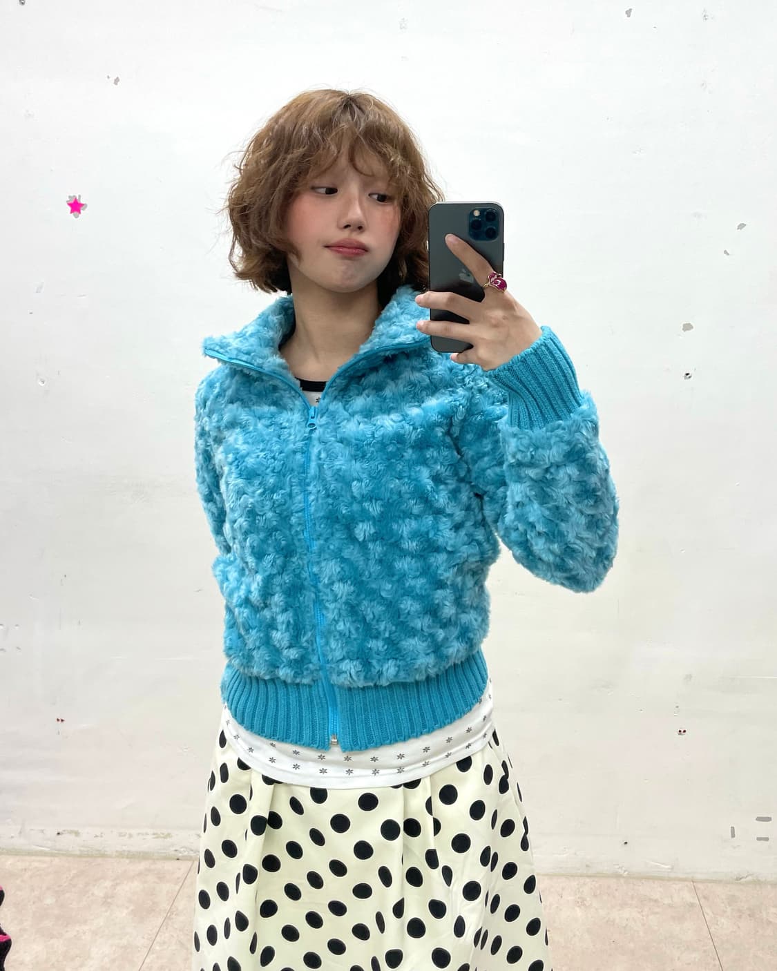 sky blue cropped fur jacket  상품이미지1