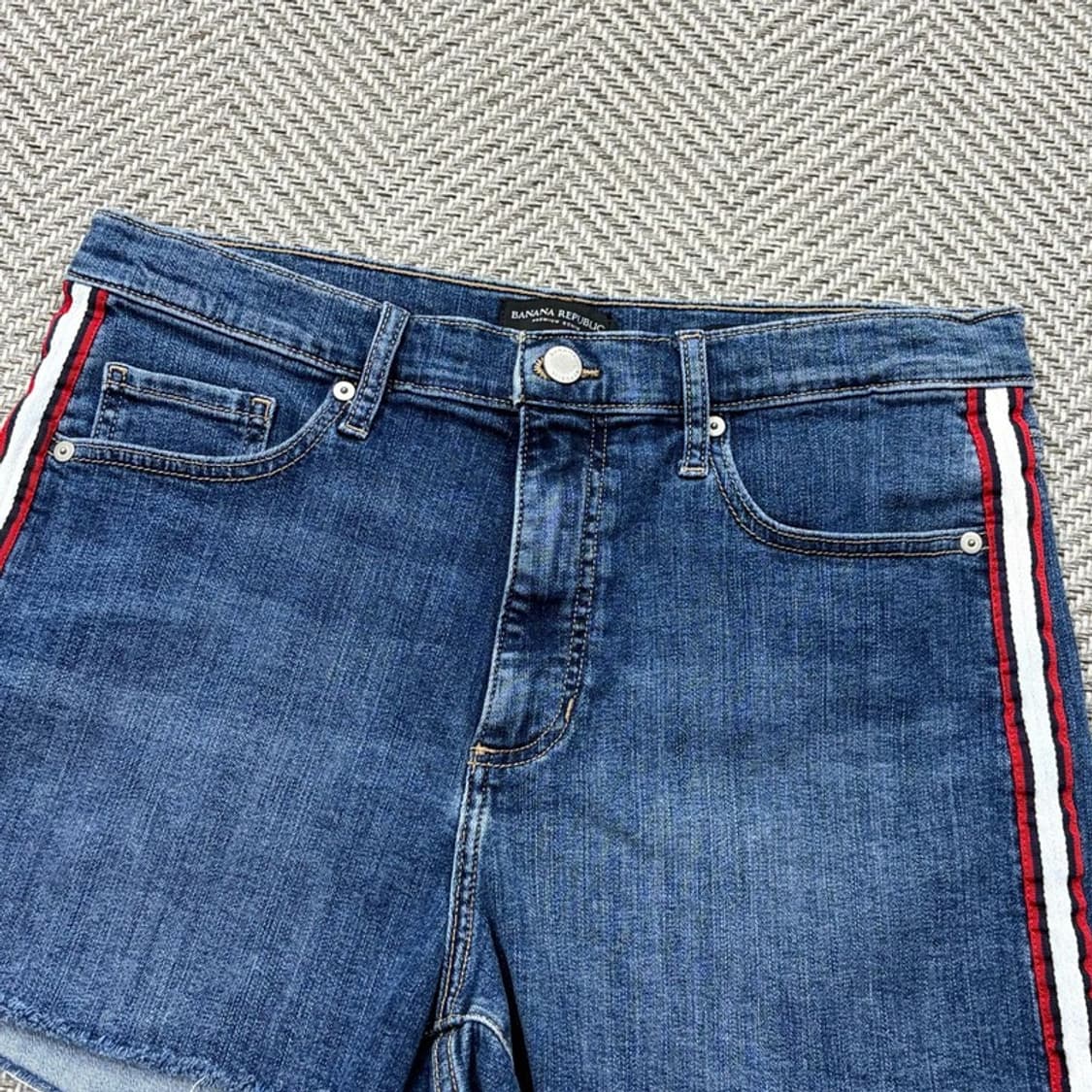 바나나리퍼블릭 사이드라인 데님 숏팬츠 v3025 상품이미지3