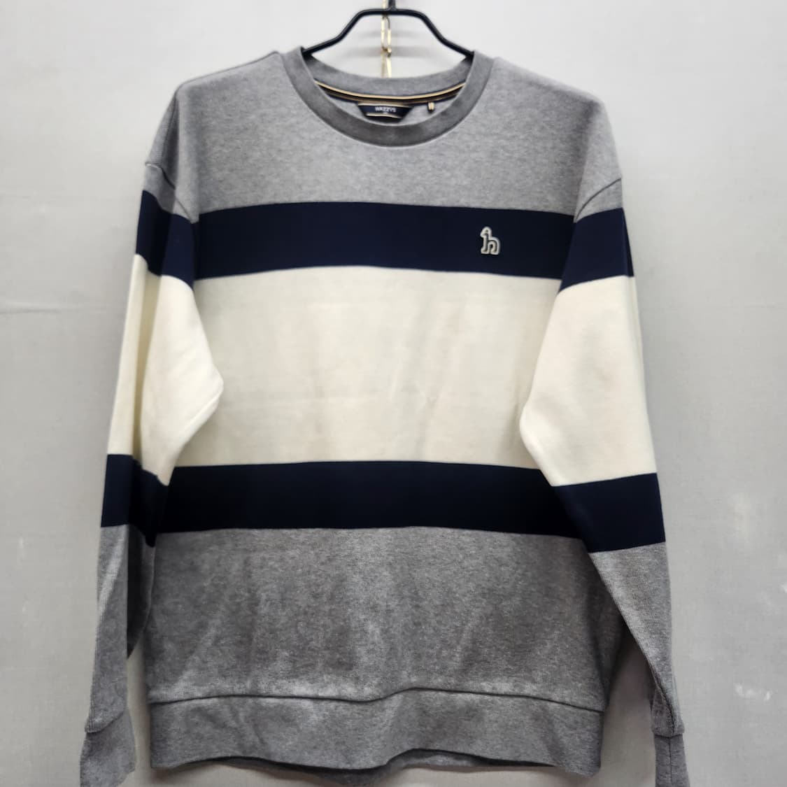 헤지스 스트라이프 로고 코튼 니트 맨투맨 105(XL) 상품이미지1