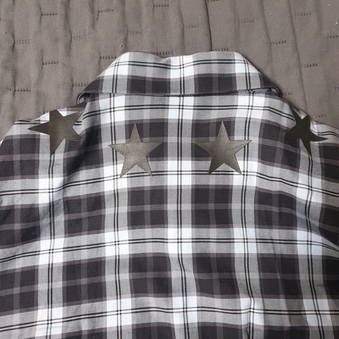 지방시 별 패치 체크 셔츠 상품이미지4