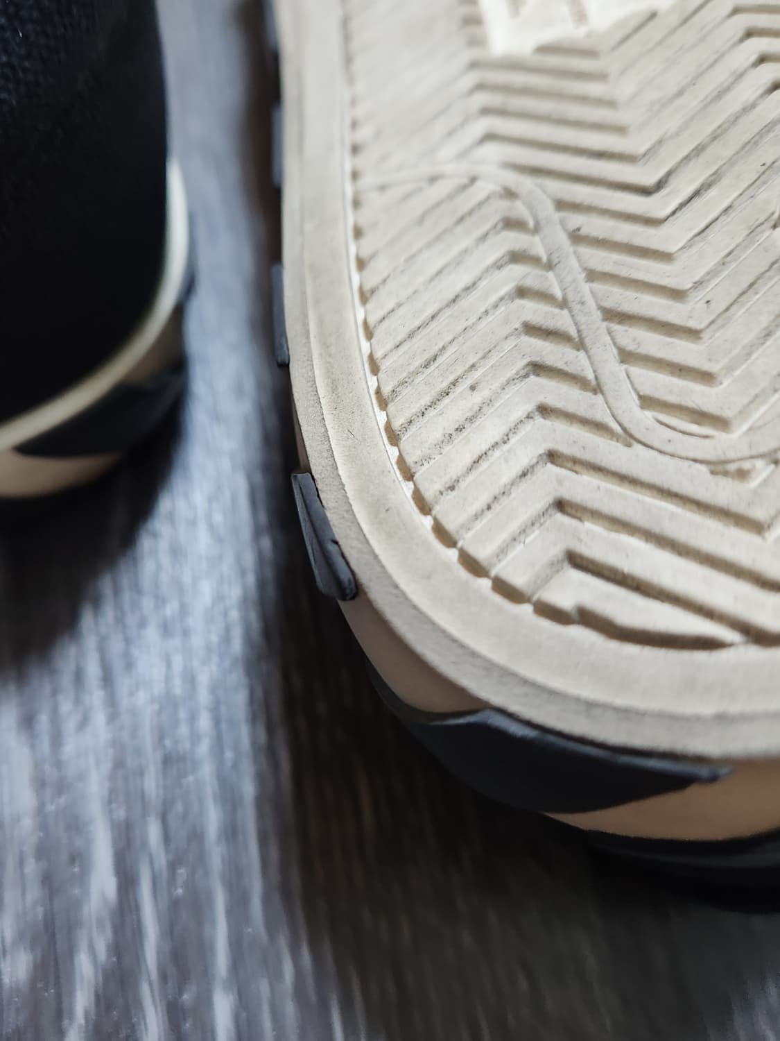 오프화이트 애로우 로우 벌크 스니커즈 블랙  EU 41 KR 270 상품이미지6