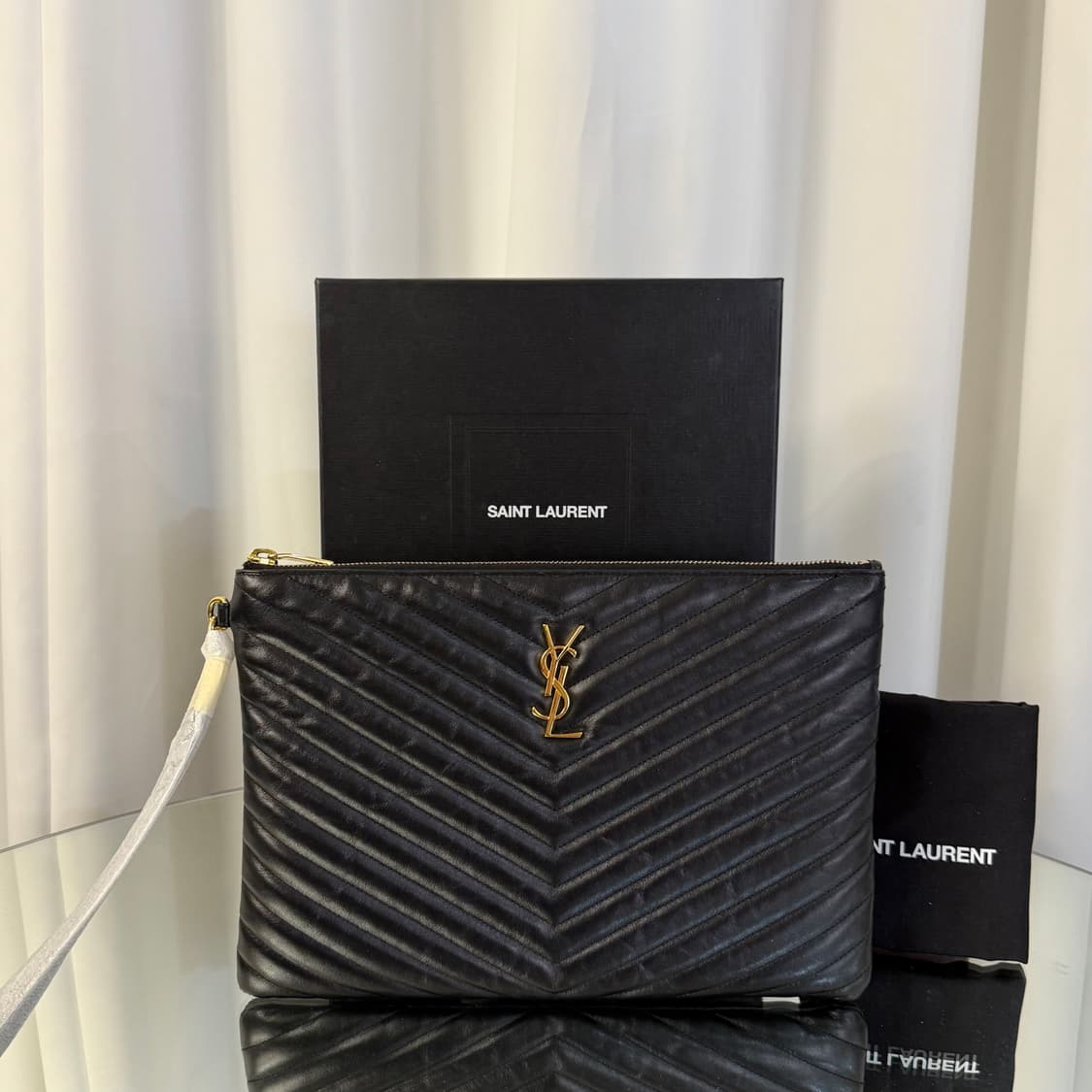 생로랑 모노그램 마틀라세 금장 미디움 클러치백  상품이미지1