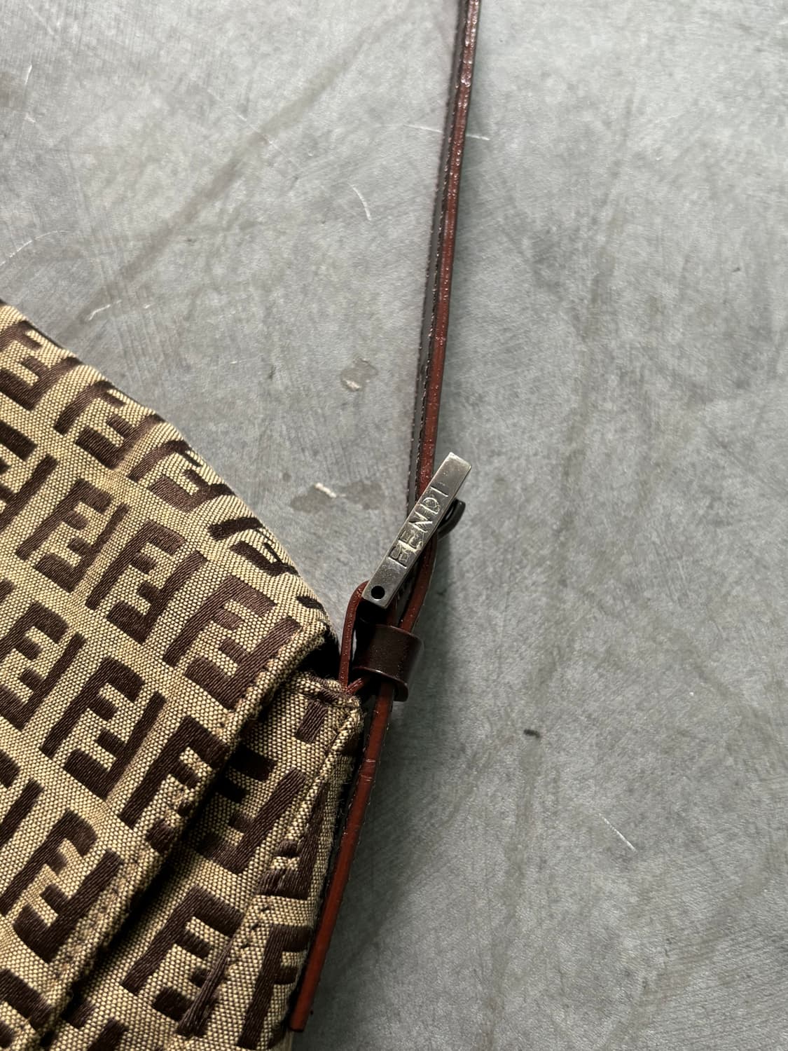 Fendi 펜디 FF 주카 패턴 숄더백 상품이미지2