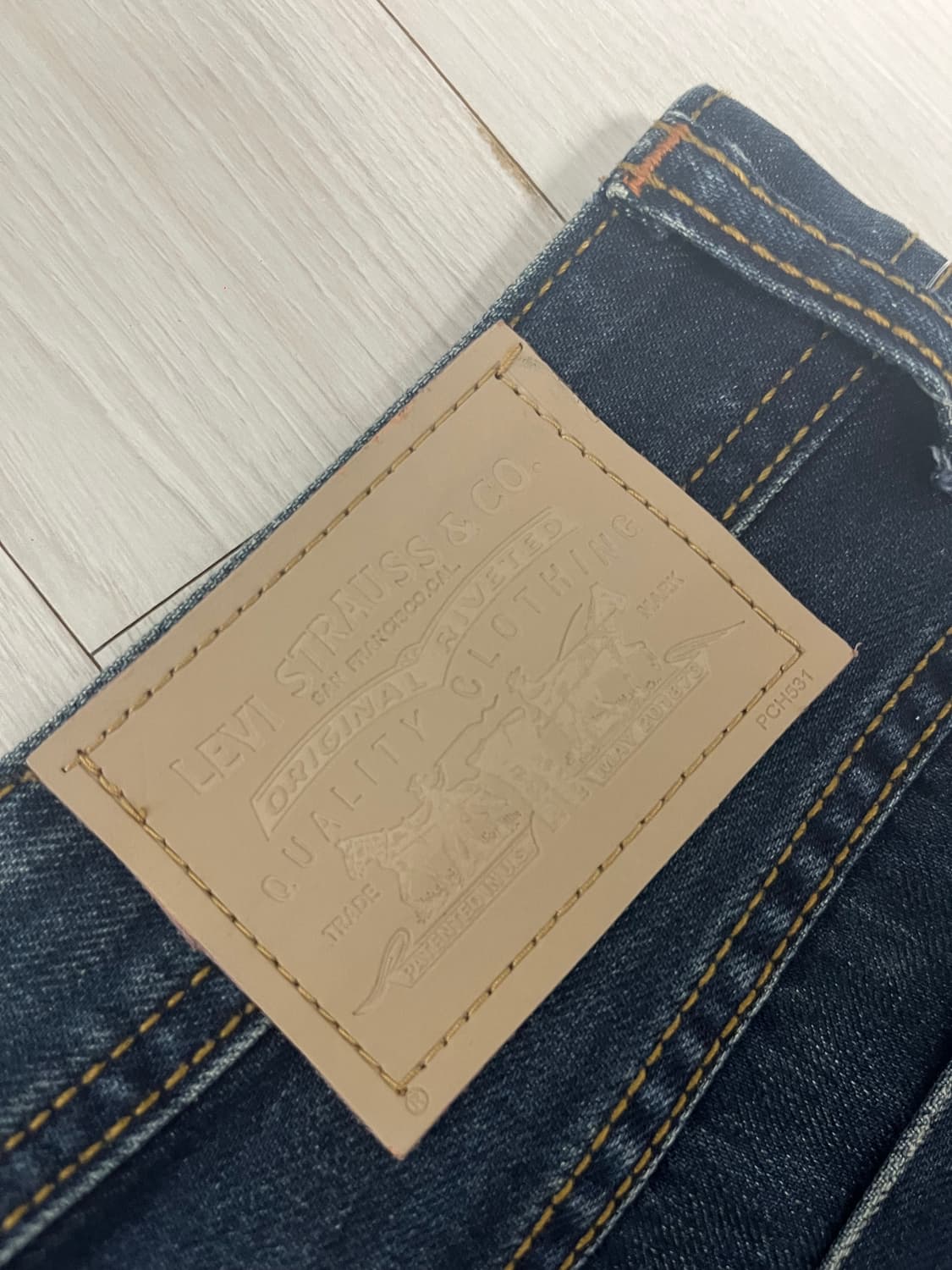 리바이스 다크워싱 레귤러 일자 데님 (32-33 / 총장 109) 상품이미지9