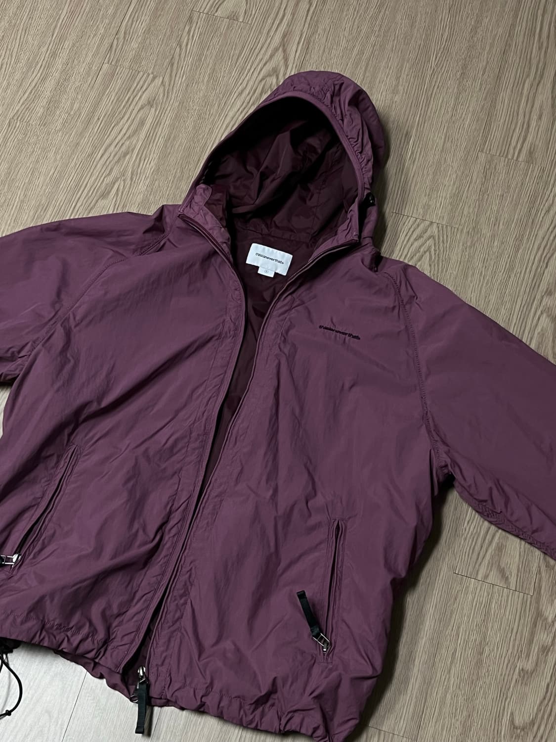 디스이즈네버댓 디네댓 바람막이 플럼 상품이미지1