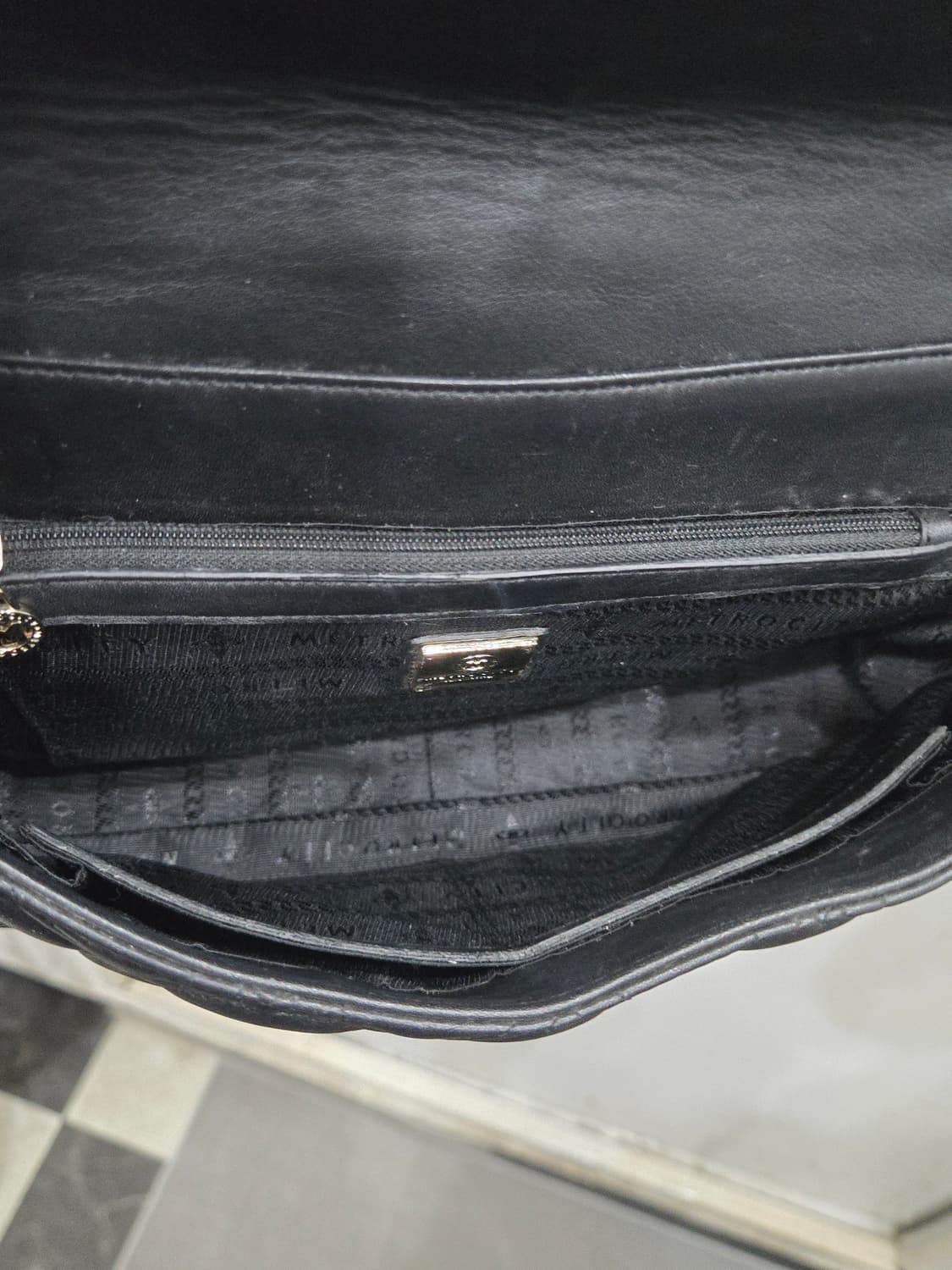 METROCITY 메트로시티 토트백 가방! 블랙색상~ 골드로고~ 상품이미지7