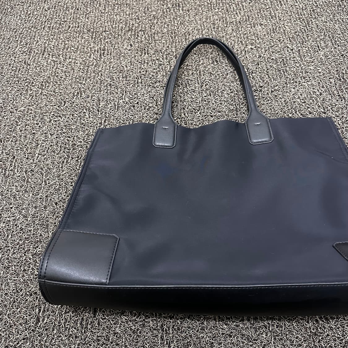 토리버치 엘라 스네이크 여성 토트백 숄더백 블랙 상품이미지7