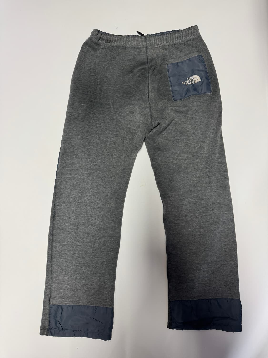 노스페이스 플리츠 트레이닝 팬츠 29.1인치 그레이 상품이미지2