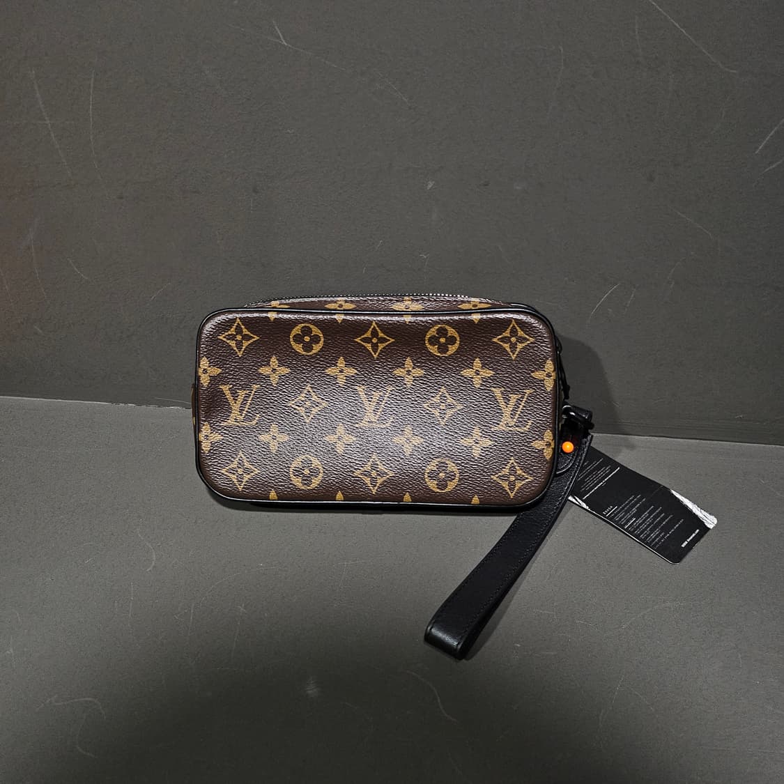 루이비통 버질아블로 모노그램 볼가 스트랩 클러치백 상품이미지3