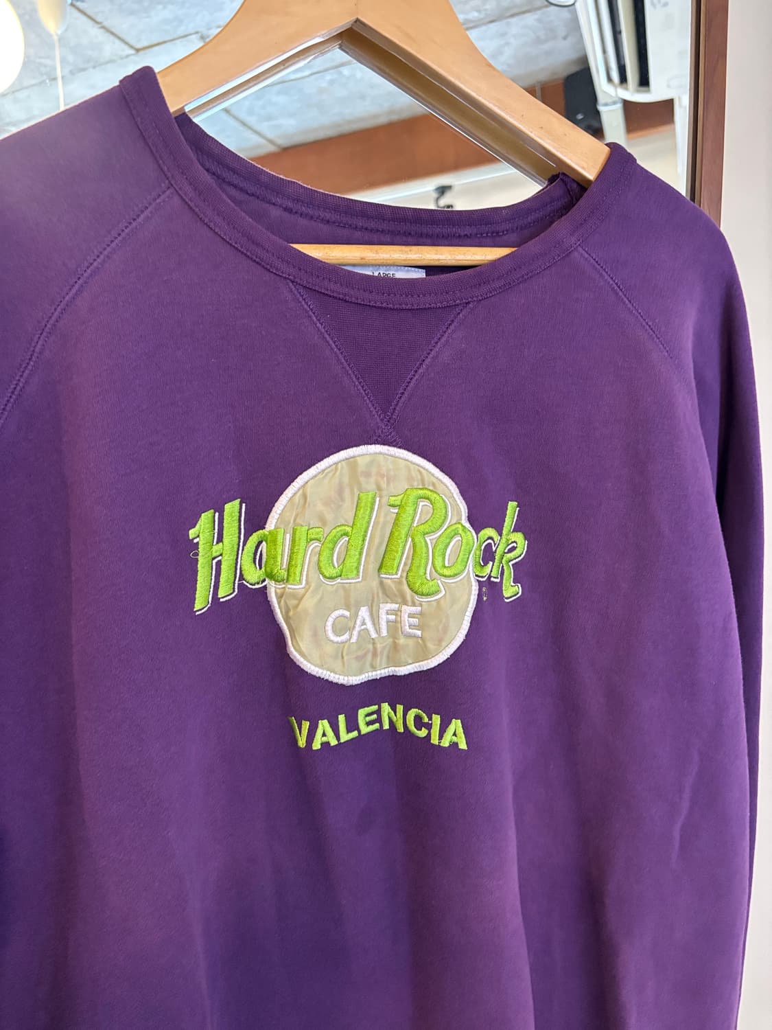 하드락카페 발렌시아 보라색 맨투맨 상품이미지3